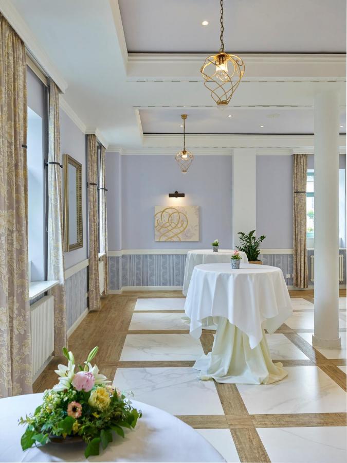 Schloss Hotel Dresden Pillnitz Exteriör bild